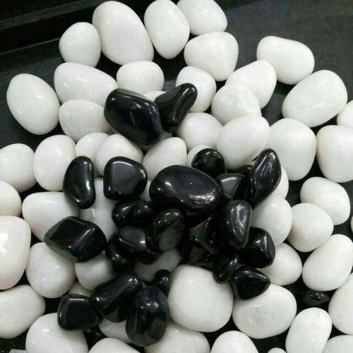 Polished Asymmetric Pebbles Stones (Black & White)